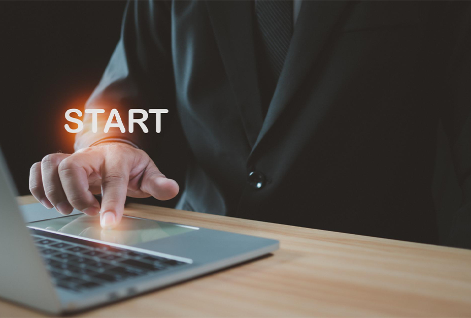 노트북과 START 문구 이미지